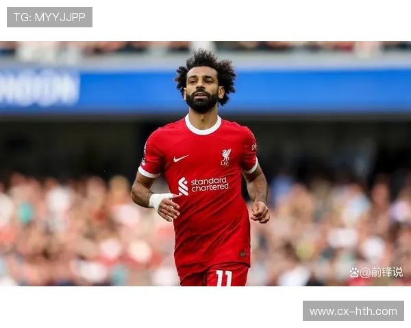 利物浦前场三人组同时形成压制，萨拉赫动作灵动，给对手带来巨大战术困扰